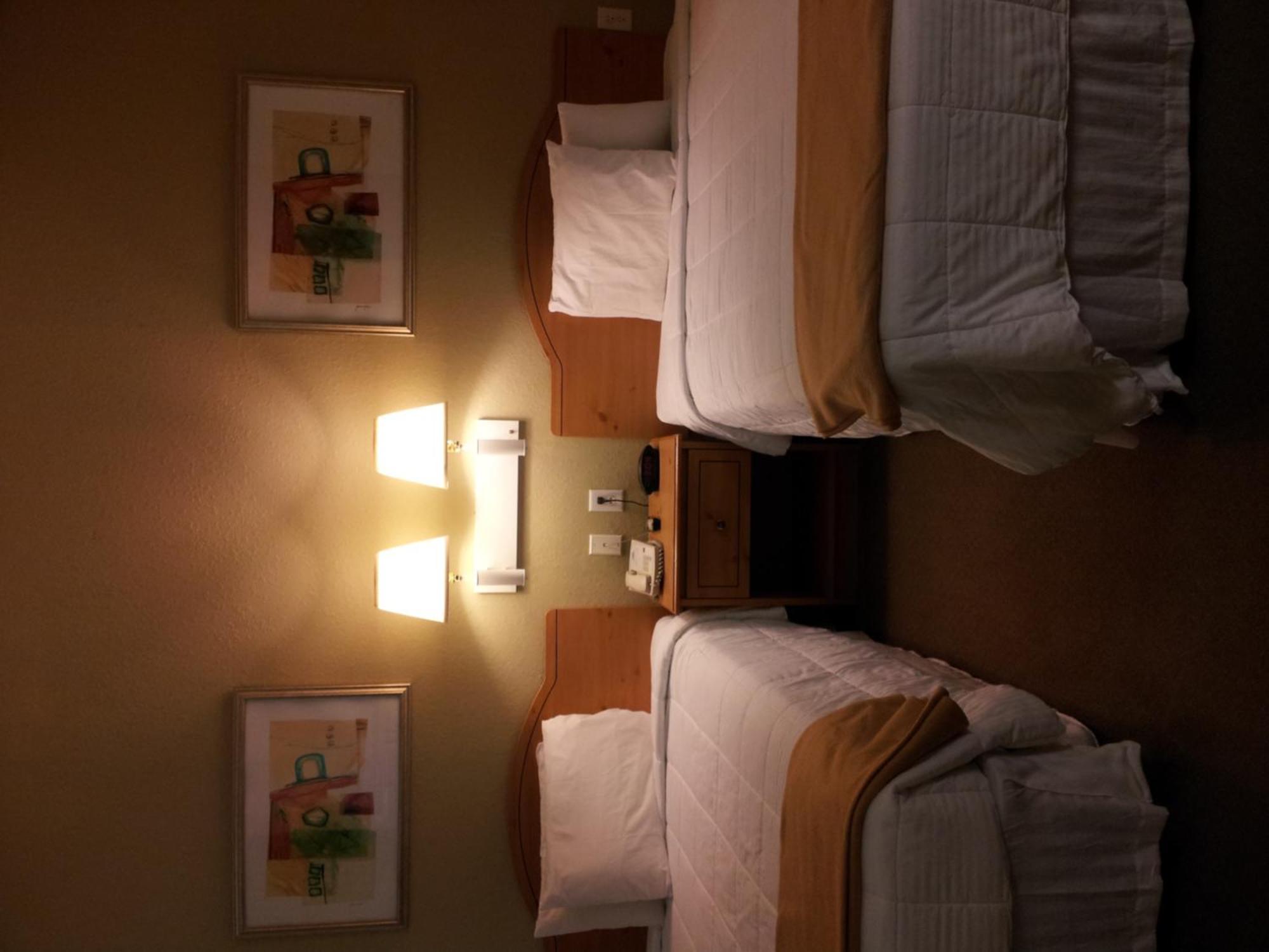 Hotel Americas Value & Suites-winnie