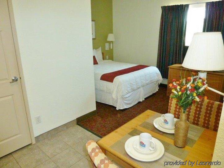 Americas Value & Suites-winnie Hotel
