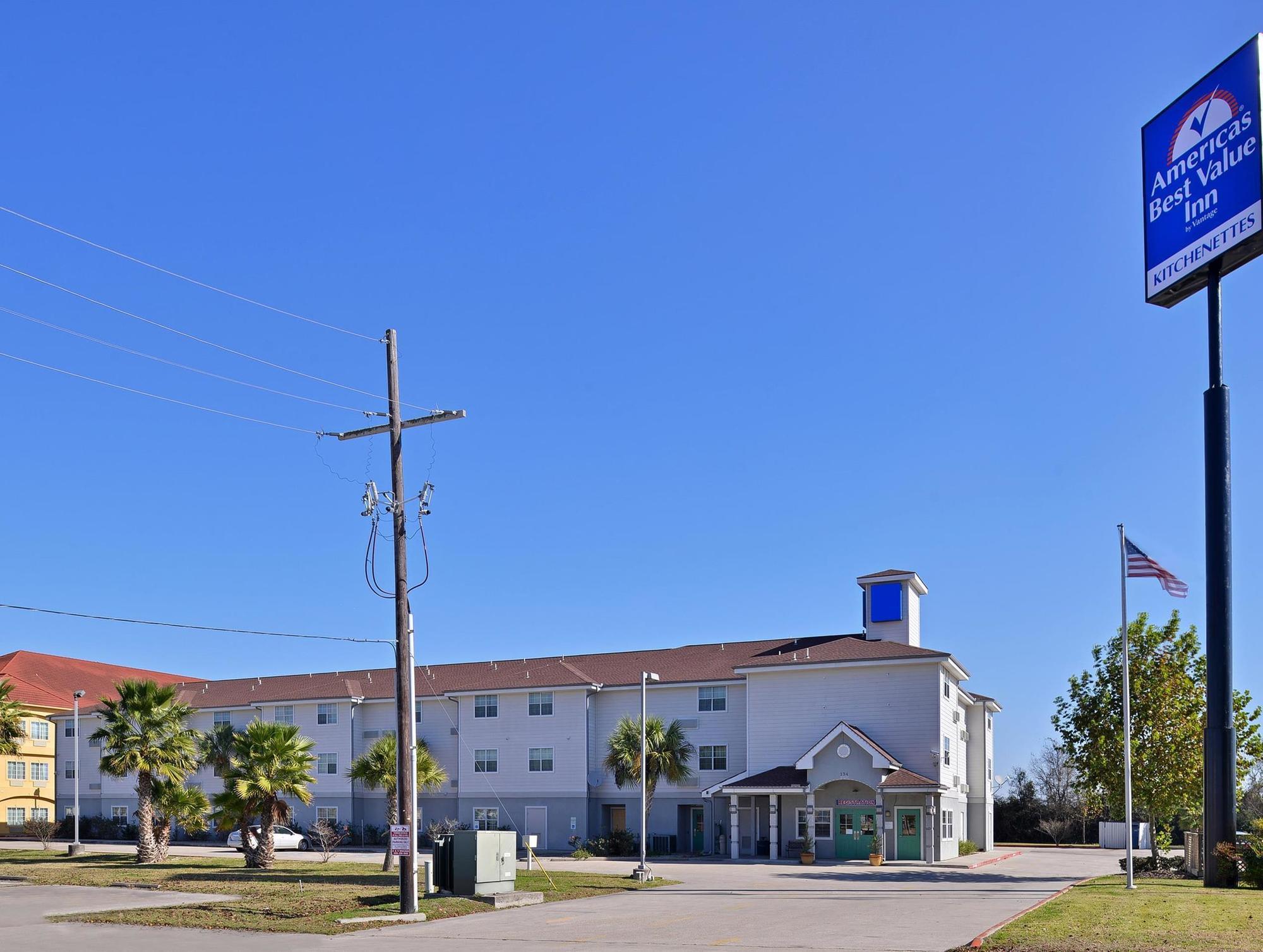 Americas Value & Suites-winnie 2*