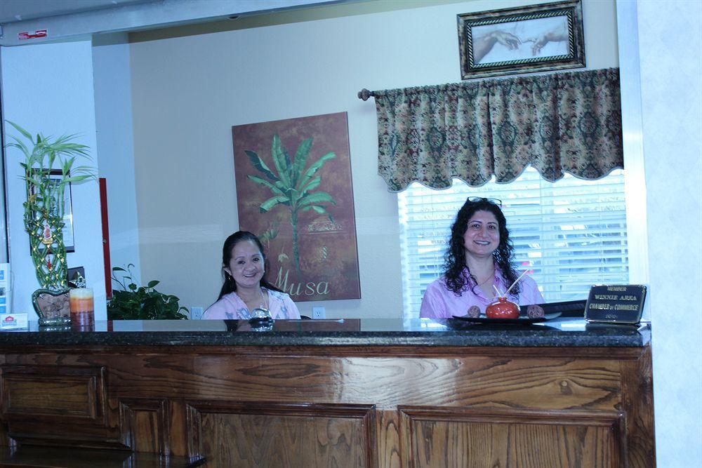 Americas Value & Suites-winnie Hotel