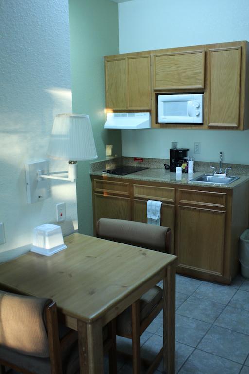 Americas Value & Suites-winnie Hotel Winnie