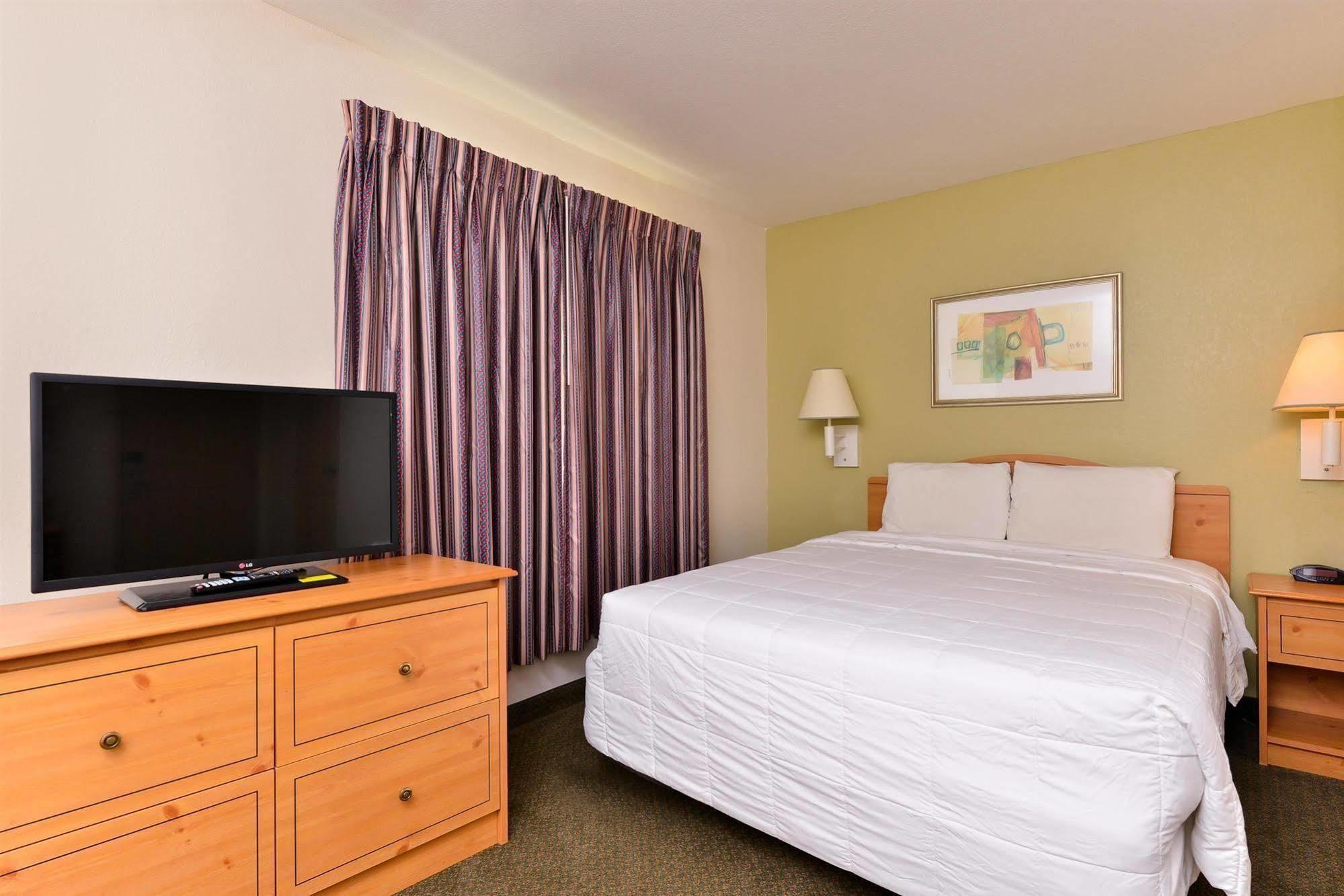 Hotel Americas Value & Suites-winnie